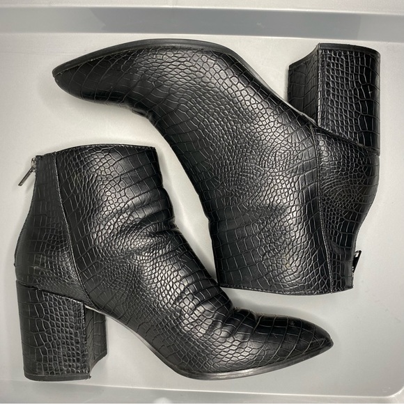 Steve Madden Jillian Croc Embossed Black PU Leather Pointy Toe Ankle Boots 9.5 - Picture 5 of 12